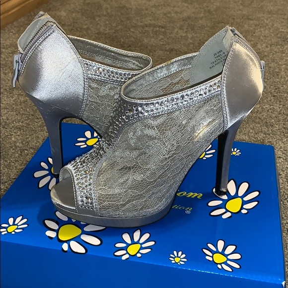 High heels - Picture 2 of 4